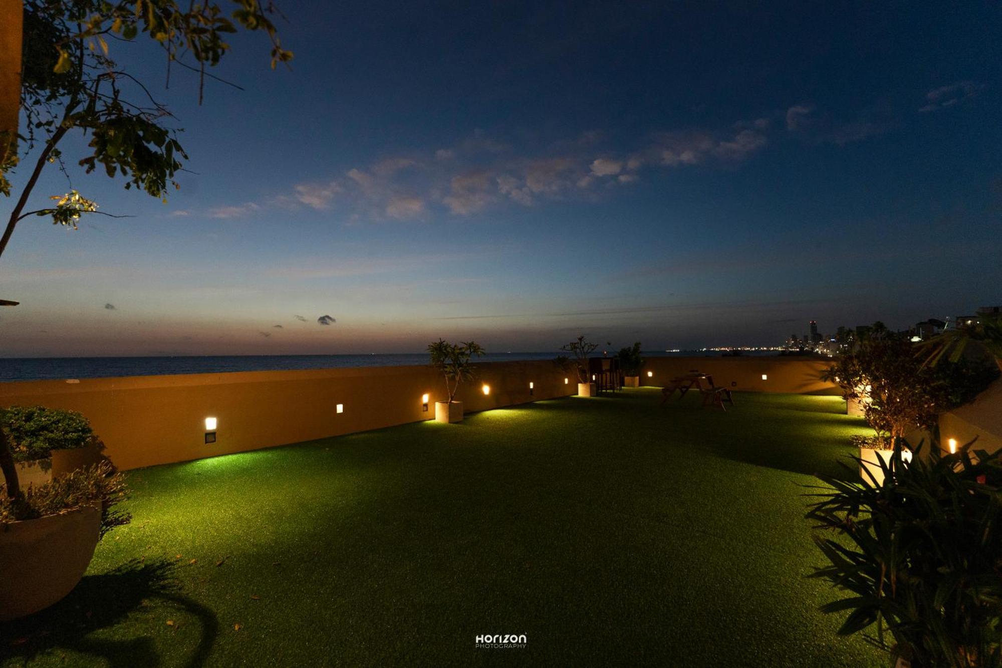 Hotel 50 By The Sea Dehiwala-Mount Lavinia Exterior foto